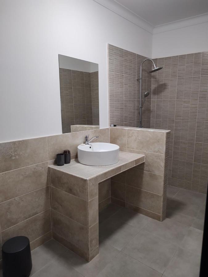 Central Apartment With 2 Bedrooms And 2 Bathrooms Oradea Exterior photo